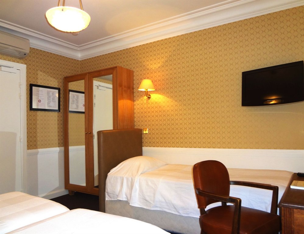 Фото Hôtel Le Cercle Tour Eiffel