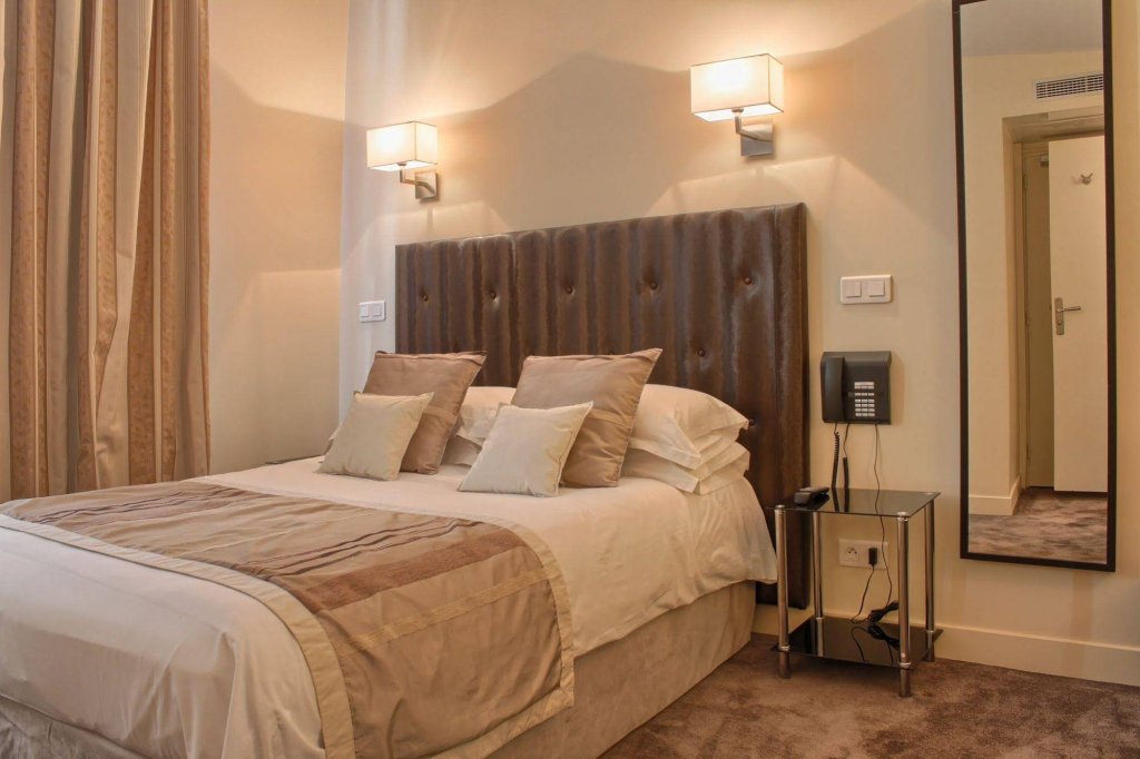 Фото Hotel and Residence du Lion d'Or