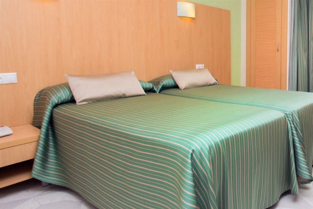 Фото Hotel Servigroup Pueblo Benidorm