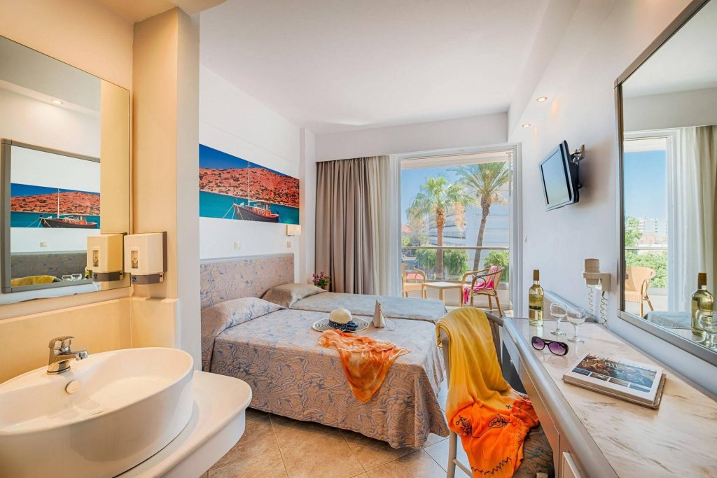 Фото Esperia City Hotel