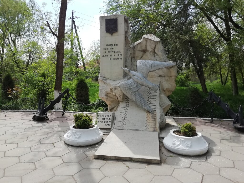 Жанровая скульптура Памятник приморцам, погибшим за сохранение единства и мира на Кавказе, Кизляр, фото