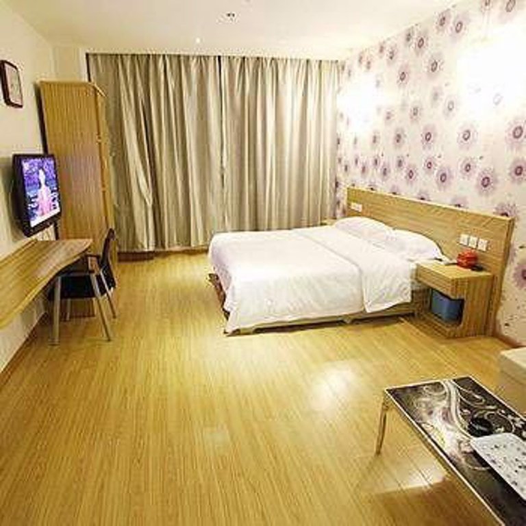 Фото Hanting Hotel Wuhan Lingjiaohu Metro Station