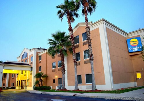 Гостиница Comfort Inn & Suites DeLand - near University