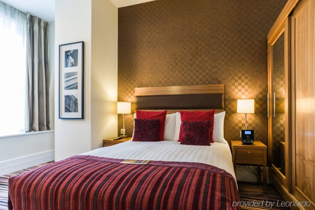 Фото Leopold Hotel