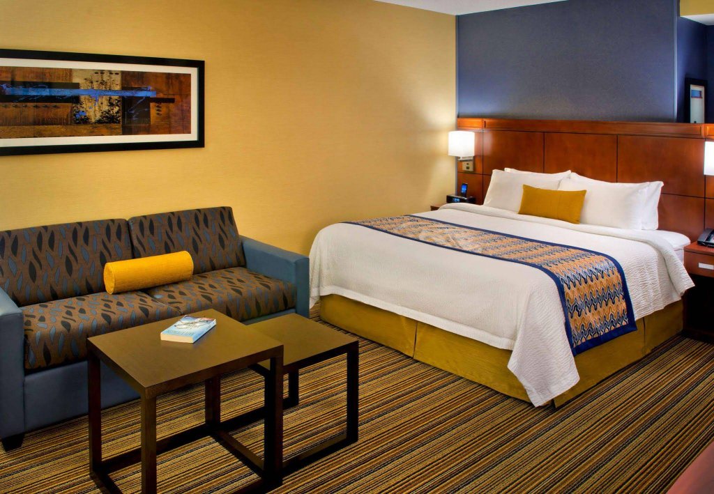 Фото Courtyard by Marriott Newark Downtown