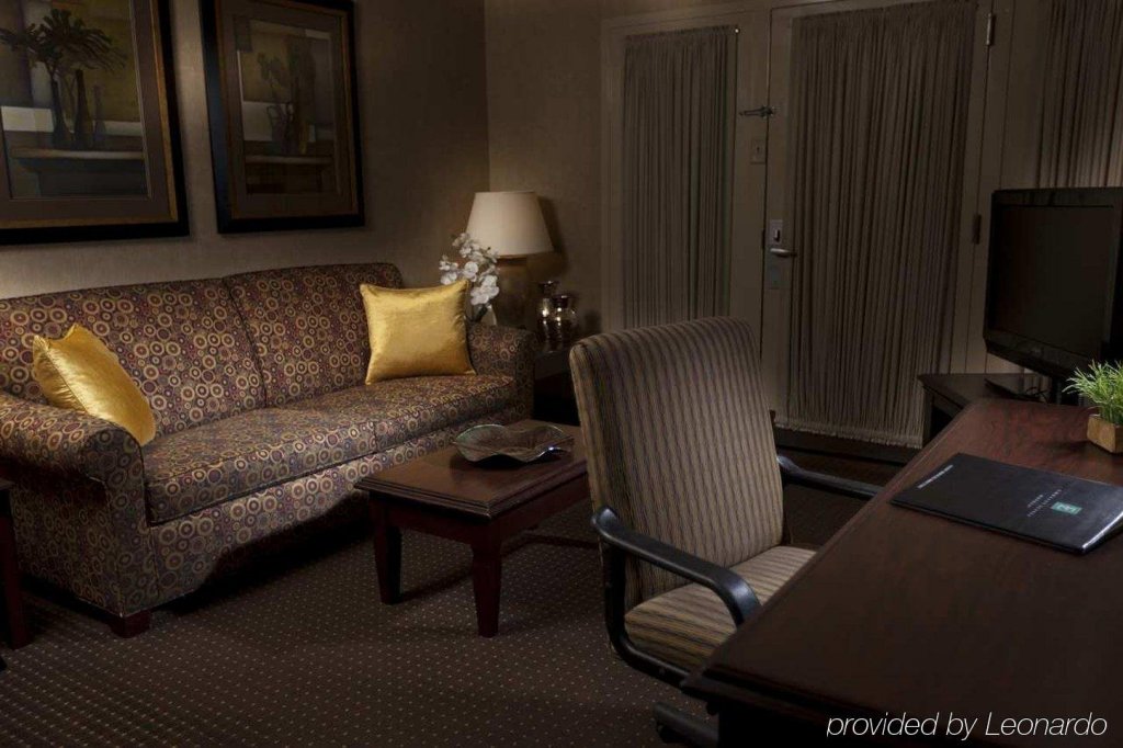 Фото Embassy Suites Lubbock