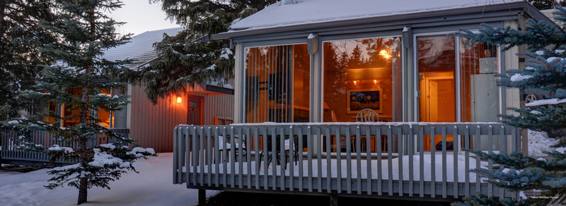 Фото Tunnel Mountain Resort