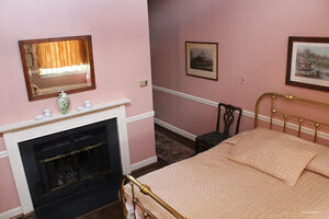Leesburg Colonial Inn (19 South King Street,Leesburg,Virginia 20175,), hotel