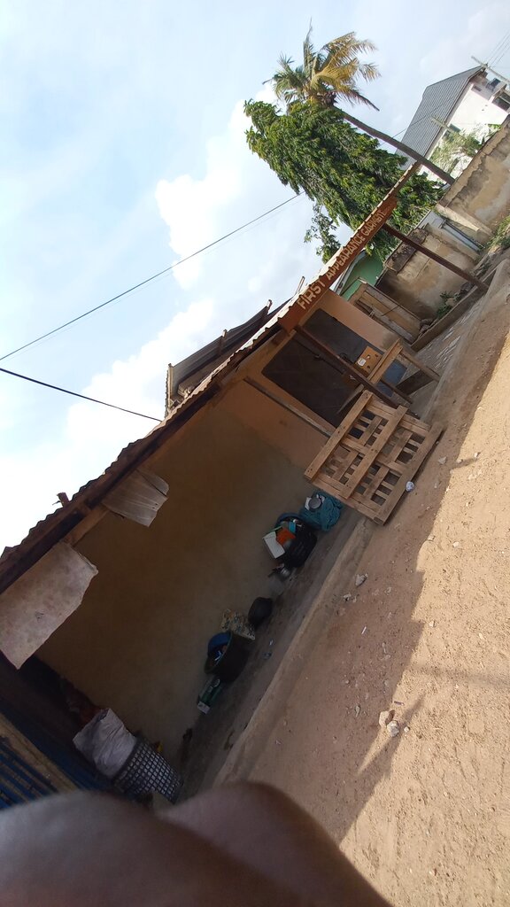 Dry cleaning First Appearance Garment, Accra, photo