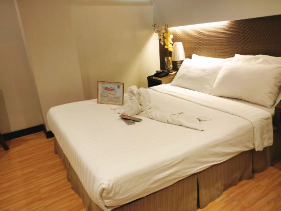 Фото Magallanes Square Hotel