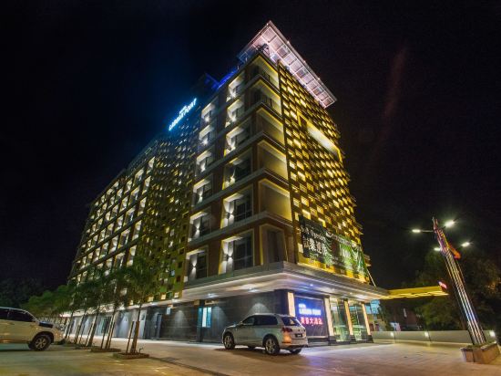 Фото Hotel Labuan Point