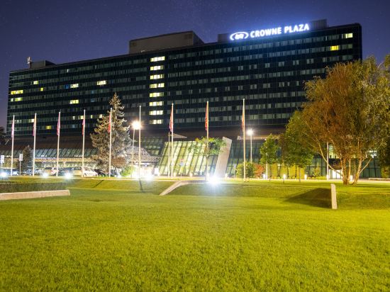 Фото Краун Плаза Белград