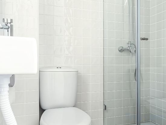 Фото Wot Lisbon Patio - Hostel