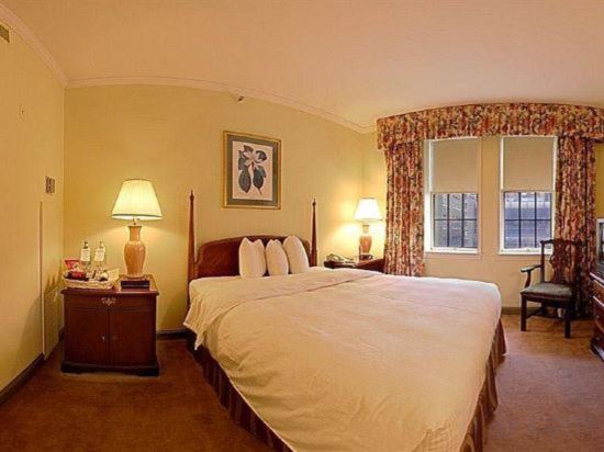 Фото The Henley Park Hotel
