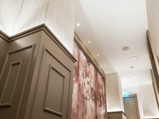 Фото Gate Twenty Two Boutique Hotel