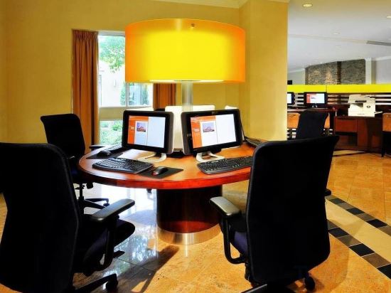 Фото Sheraton Toronto Airport Hotel & Conference Centre