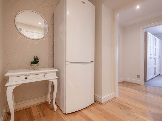 Фото Queensgate Court