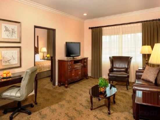 Фото Ayres Suites Diamond Bar