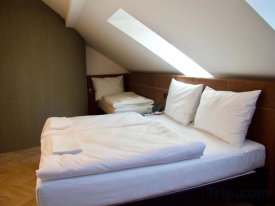 Фото Chevron Design Hotel Prague