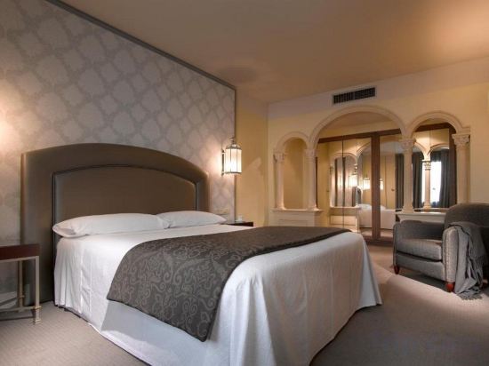 Фото Hotel Macià Alfaros