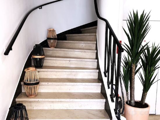 Фото Hôtel La Tour de Nesle La Rochelle Vieux Port