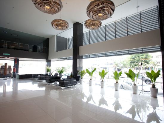 Фото Pinetree Hotel