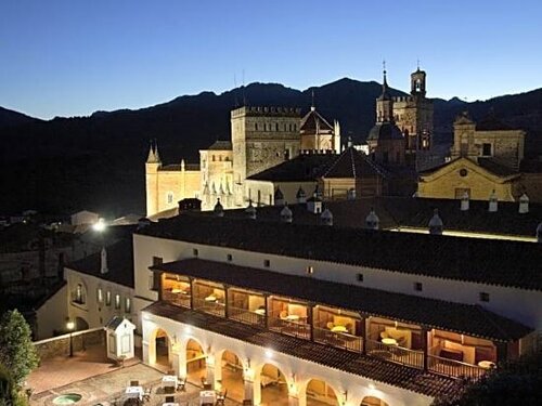 Гостиница Parador De Guadalupe Caceres в Эстремадуре