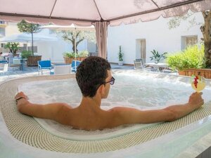 Гостиница Hôtel Mercure Ajaccio