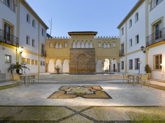 Фото Hotel Macià Alfaros