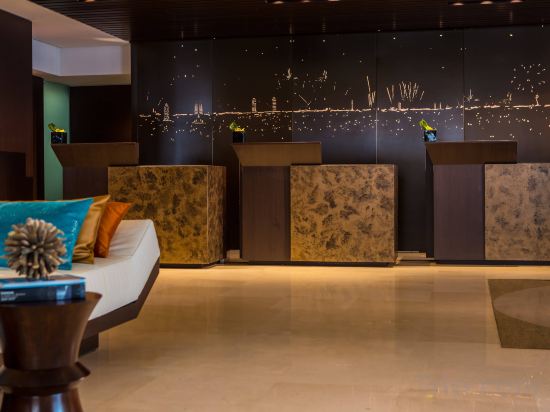 Фото Renaissance Barcelona Hotel