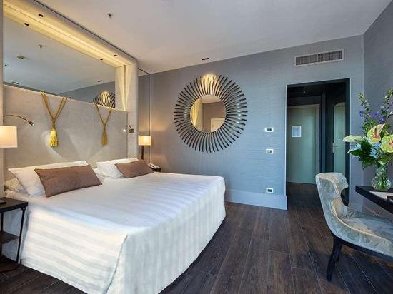 Фото Sina Bernini Bristol