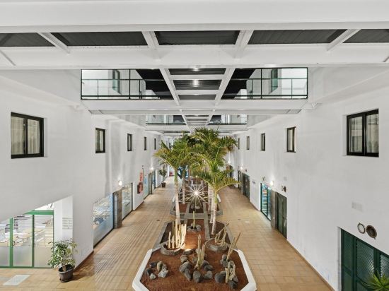 Фото Отель Thb Flora Aparthotel