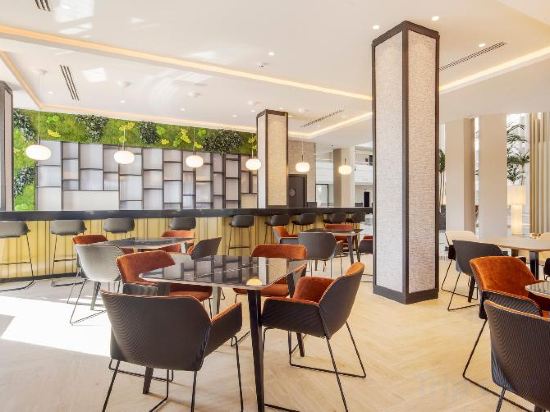 Фото Hotel Ilunion Alcora Sevilla