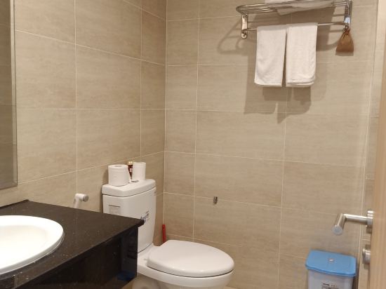 Фото Golden Dragon Hotel