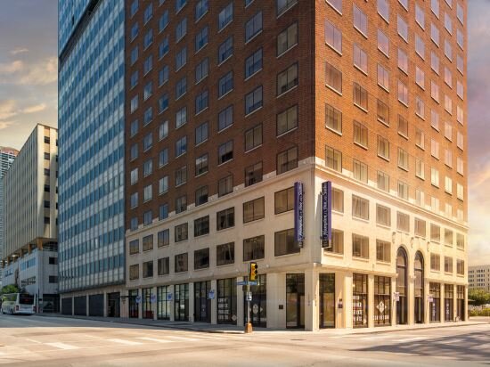 Фото Hampton Inn & Suites Dallas Downtown