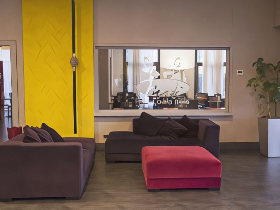 Фото IH Hotels Milano Lorenteggio