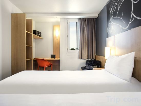 Фото Ibis Saint-Denis Stade Ouest