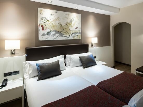 Фото Catalonia Castellnou