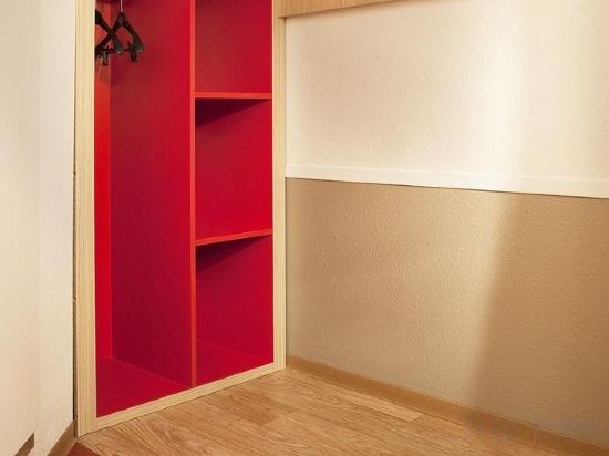 Фото Premiere Classe Paris Ouest Pont De Suresnes