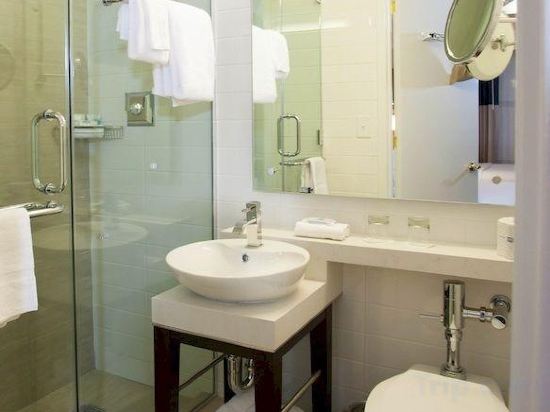 Фото The New Yorker A Wyndham Hotel