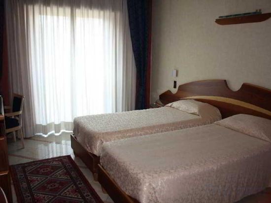 Фото Hotel Sunflower