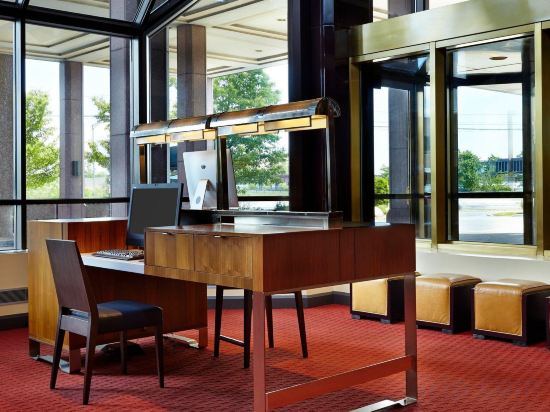 Фото Hilton Newark Airport