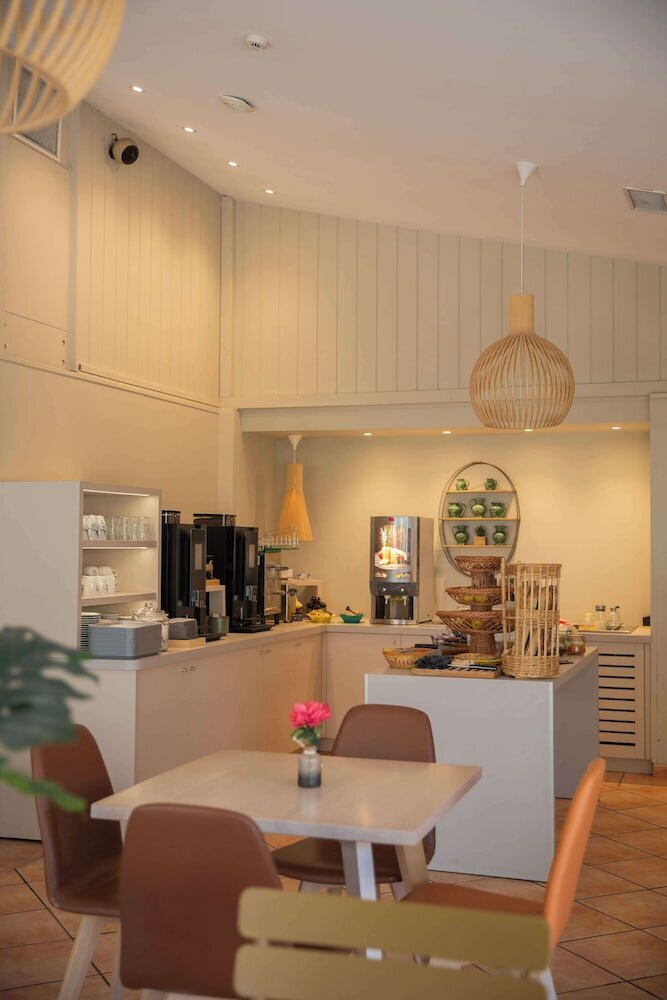 Фото Kyriad Nimes Ouest