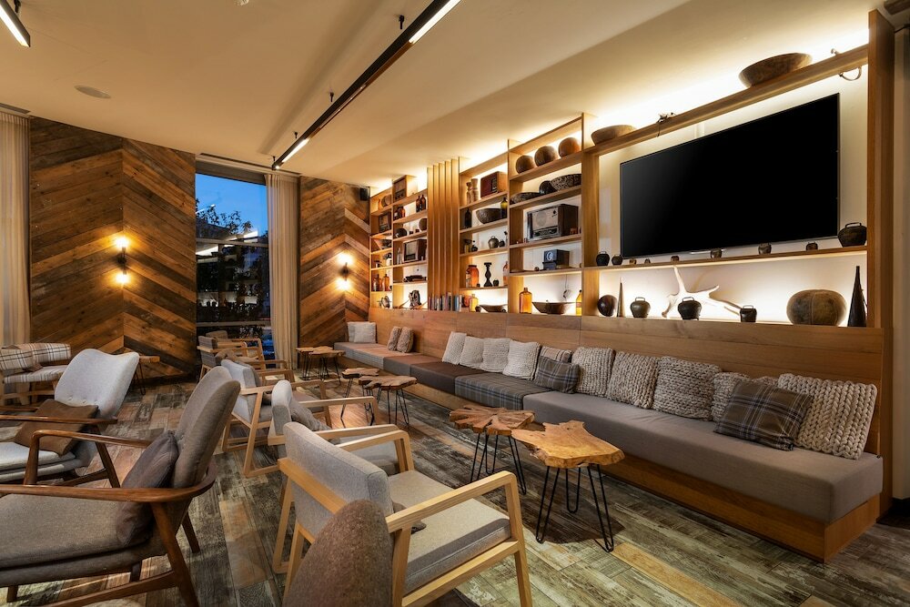 Фото Urban Lodge Hotel