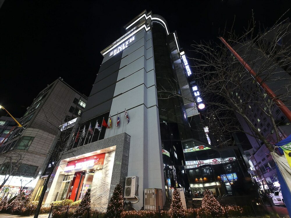 Фото Zenith Hotel