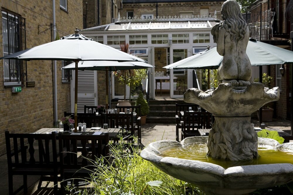 Фото Cotswold Lodge Hotel