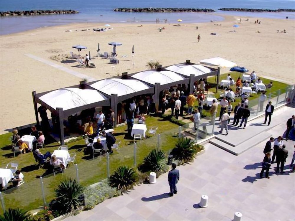 Фото Sea Lion Hotel