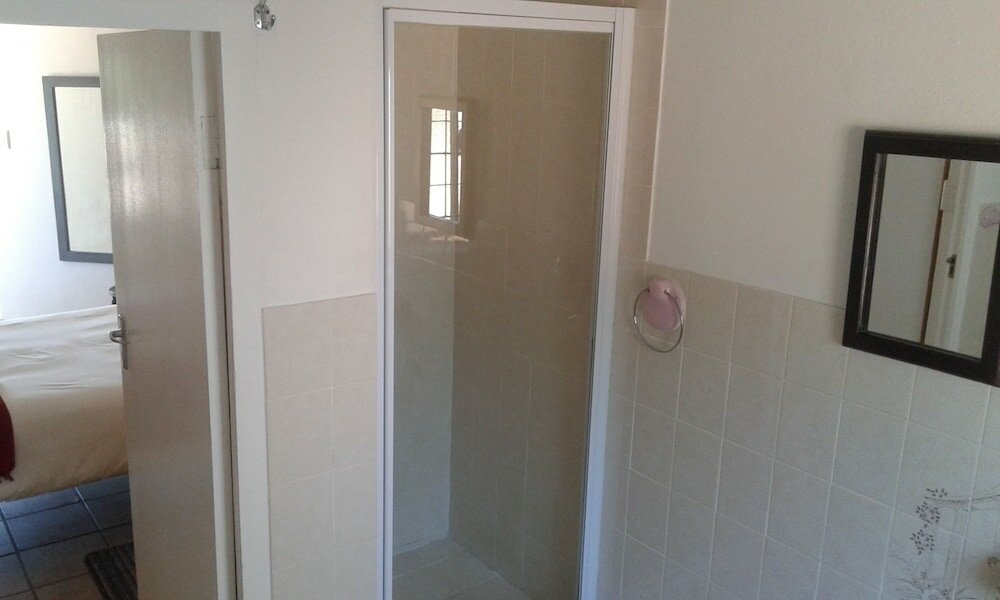 Фото Oom Piet Self Catering Accomodation