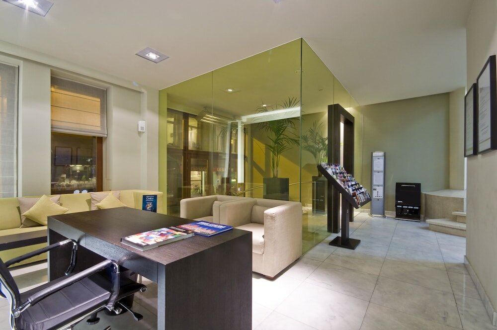 Фото B-aparthotel Grand Place