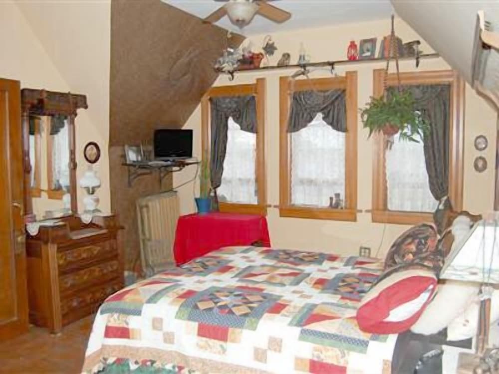 Фото Schuster Mansion Bed & Breakfast